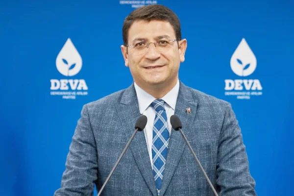 İktidar çözümün önünden çekilmeli