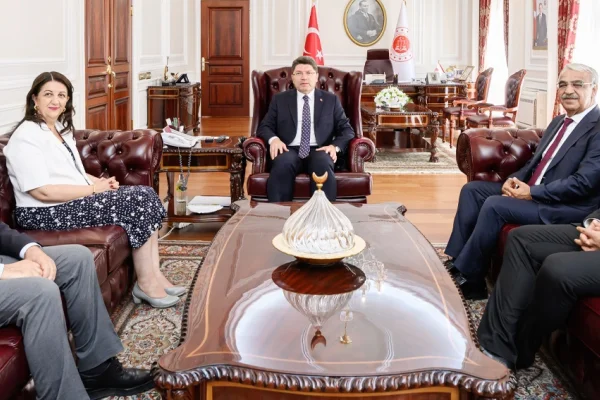 Hukuki zemin mesaisi