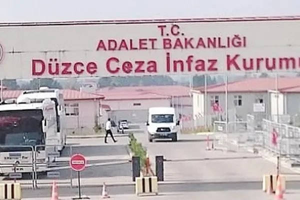 2 tutsağın infazı yakıldı