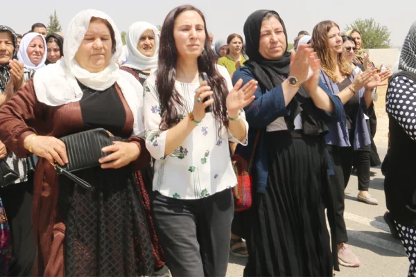 Başı dik yürüdü, bizim de başımız dik