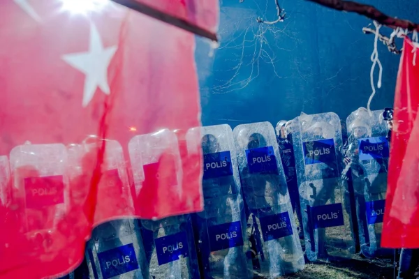 Barışa karşı cumhursuz “cumhuriyet” savunmak