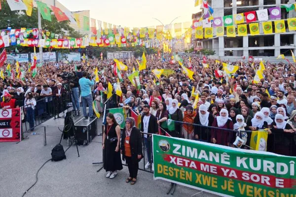 İmralı kapısını açık bırakın