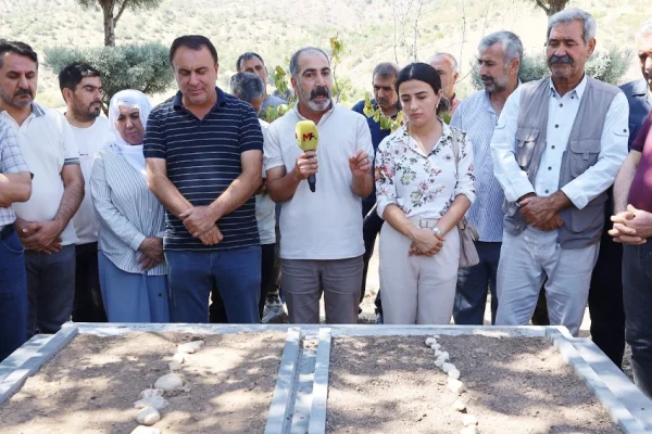 Mezara saldırıya tepki