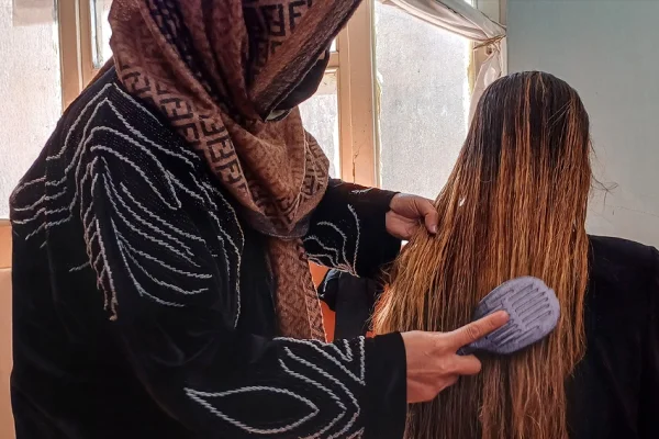 Taliban’dan kuaförlere tehdit