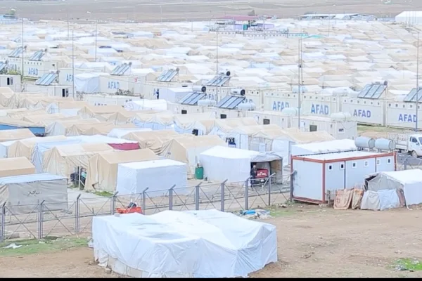 Êzîdîler Şengal'e dönemiyor