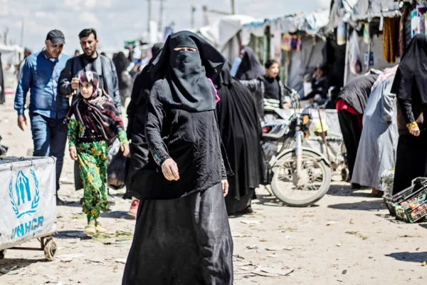 Eşbel El Xilafe, çocuklara ‘kafa kesme’yi öğretiyor