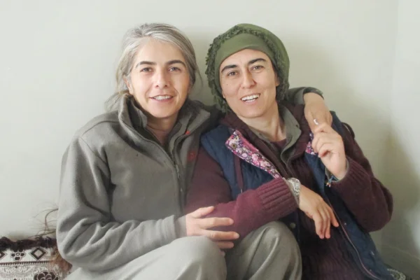 Zincirlerini kırarak özgürleşti