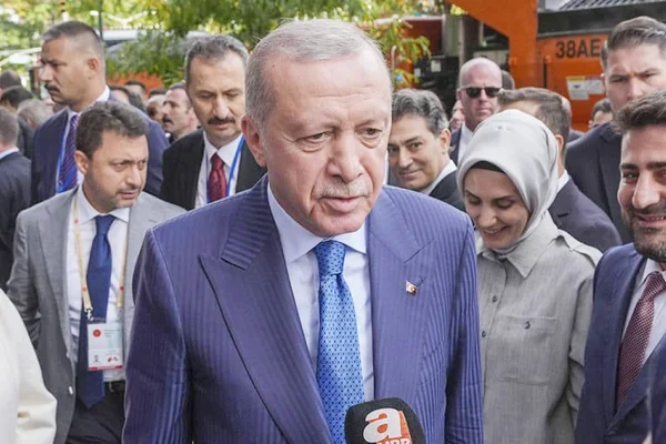 Huzura çıkmadan vergileri kaldırdı