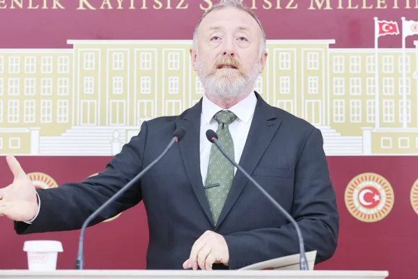 Meclis beklentilerle açılıyor