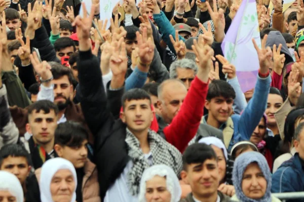 Kürtler çözümsüz değildir