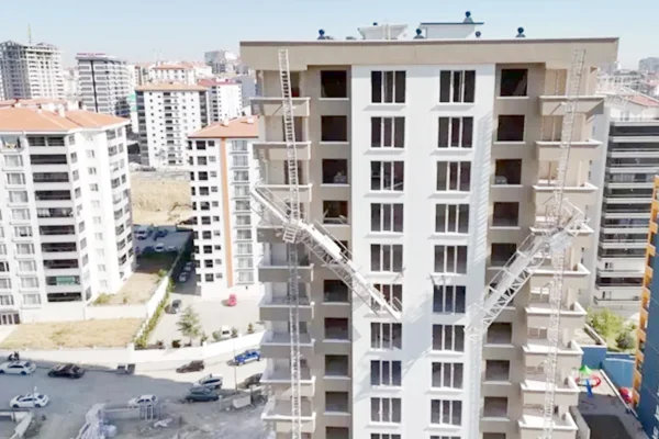 15 katlı binanın iskelesinde cinayet