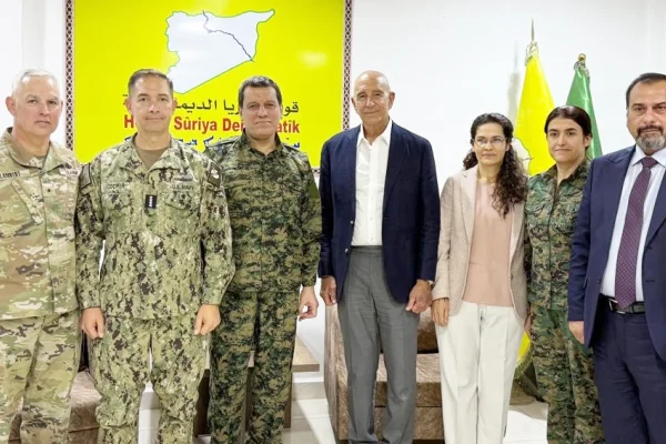 Barrack ve Cooper Rojava'daydı