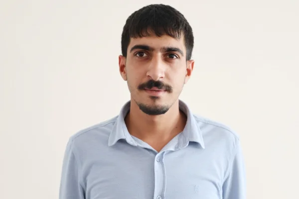 Gözaltına alınan gazeteciye şiddet
