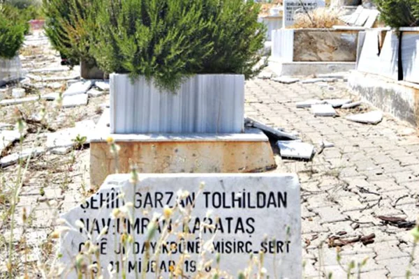 Lice’deki mezarlığa yine saldırı