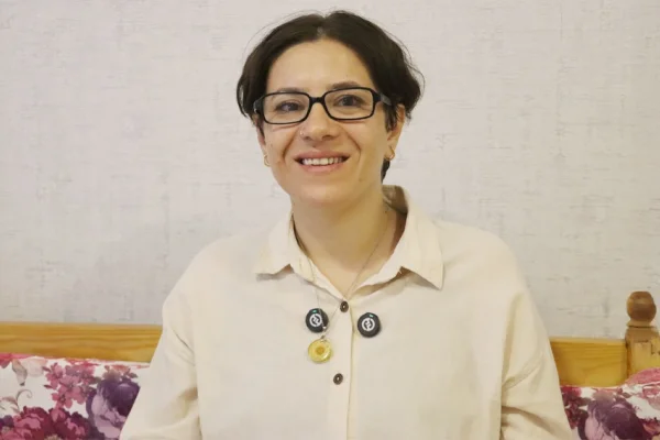 Adlilerin arasına siyasi tutsak