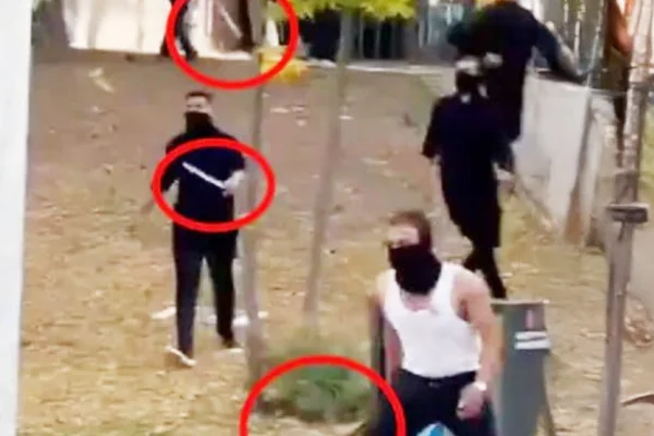 Saldırı maskeli, üstlenme aleni