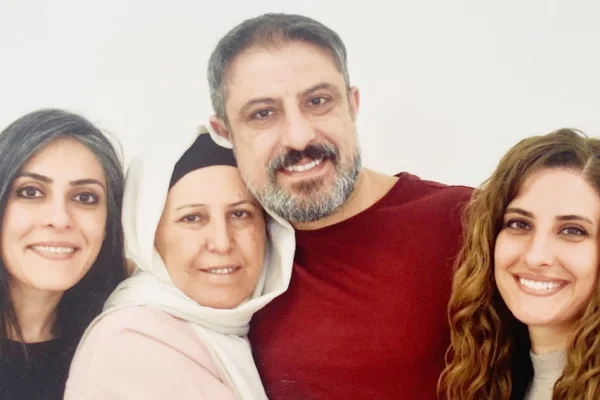 Hücredeki tutsak kalp krizi geçirdi