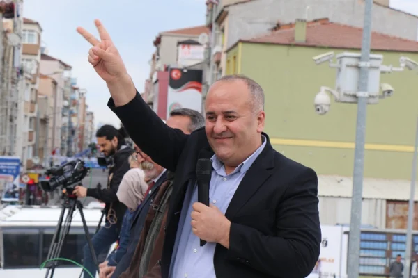 Tarihsel bir aralığın eşiğindeyiz