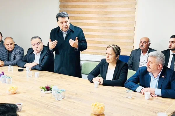 Ahmet Özer’den DEM Parti’ye ziyaret