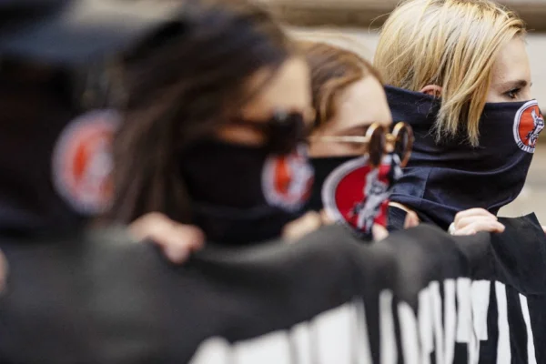 Neonaziler aranıyor