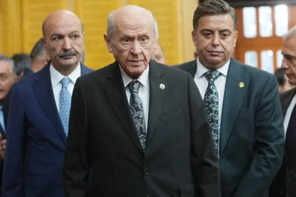 Bahçeli'den İmralı resti