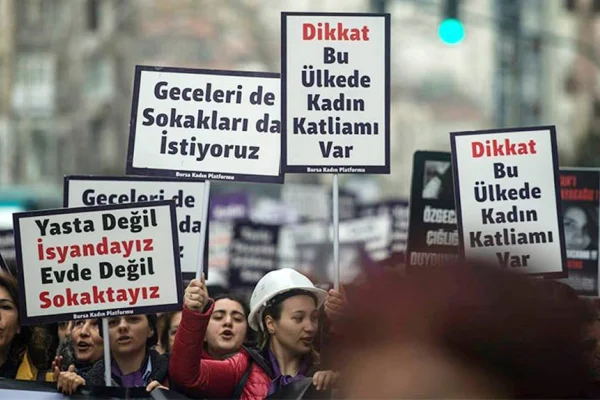 10 ayda 453 kadın katledildi
