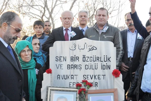 Mezarlarına barış müjdesi umudu