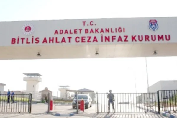 Duruşma öncesi üç ay hücrede