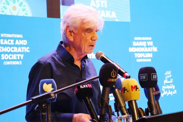 Dünyanın karanlığında parlayan ışık