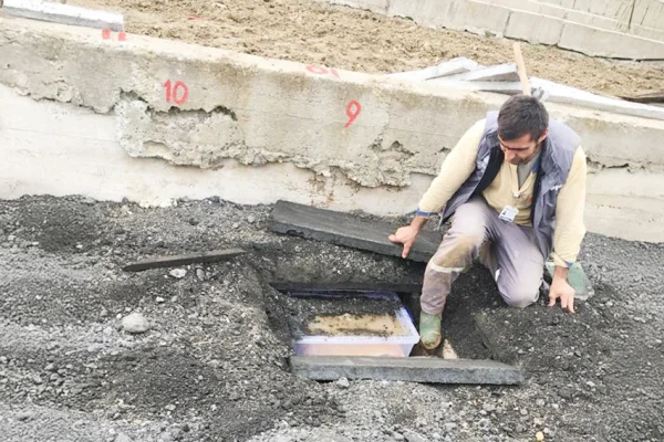 10 numaralı mezarın izinde