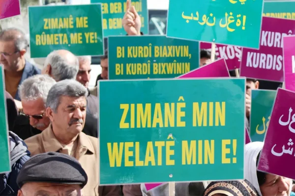 Kürtçenin derneği bile yok