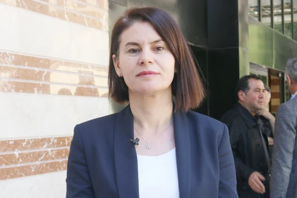 ‘Tek dil’ politikası tahrip ediyor