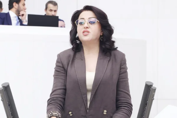 Kürtçe savunma yasağı soruldu