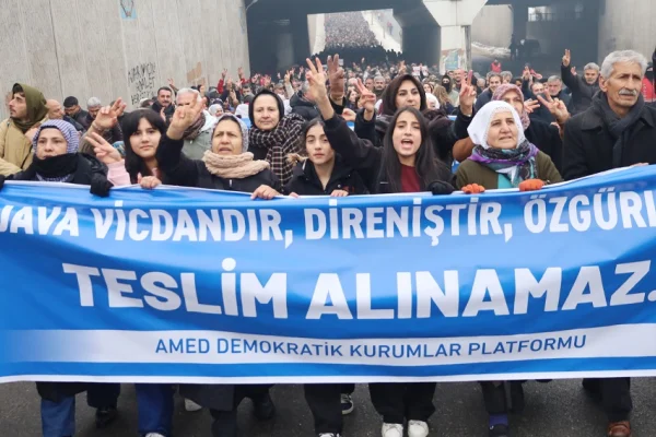 Kobanê'yi savunduğumuz gibi savunuruz