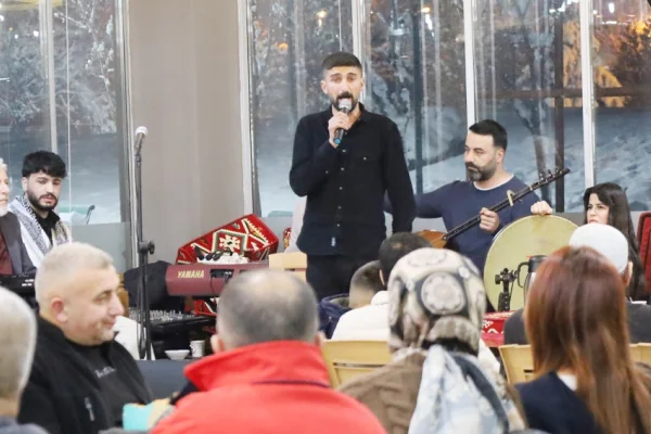 Ninnilerden dengbêj stranlarına