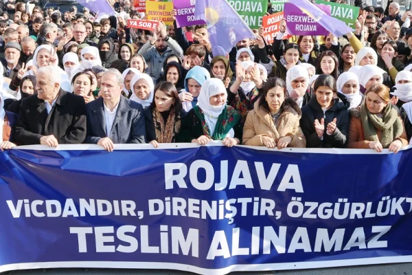 Sessiz kalmak saldırılara ortak olmaktır!
