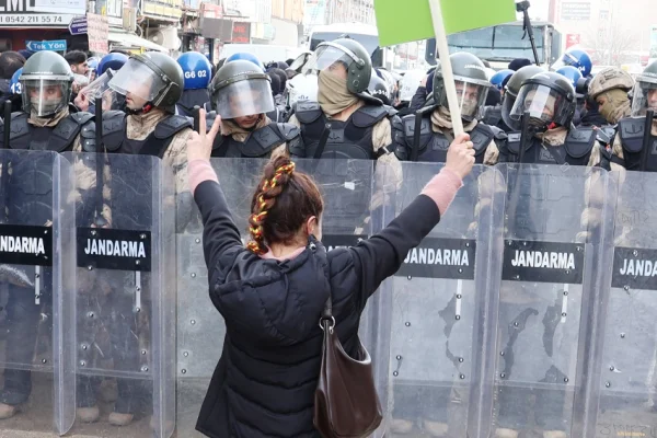 Güvenlik bahanesiyle haklar gasp ediliyor