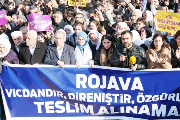 Hepimizin hayatı Rojava'ya bağlı