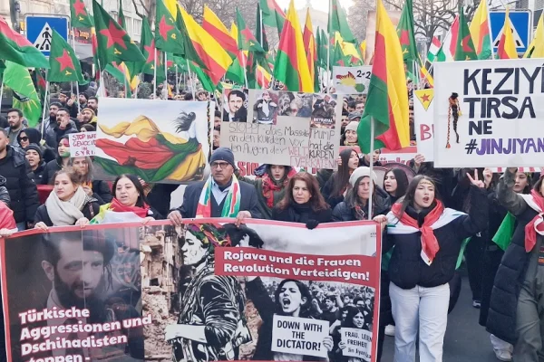 Rojava karanlığa umut ışığıdır