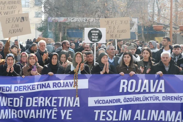 Halk gerçekliği pes ettirdi