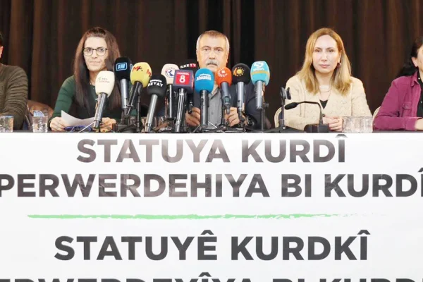 Kürtçeye statü, ana dilde eğitim