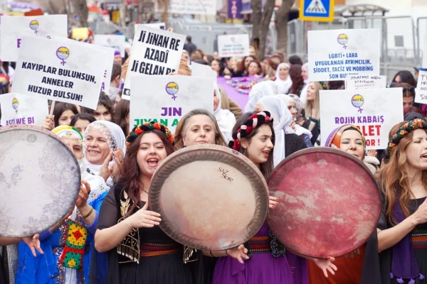 Direnişe ve inşaya davet