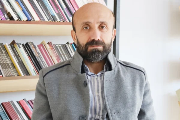 Ulus diliyle vardır