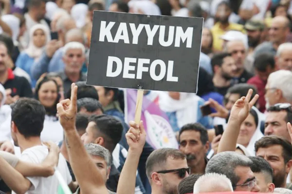 İktidar kayyumdan vazgeçmiyor