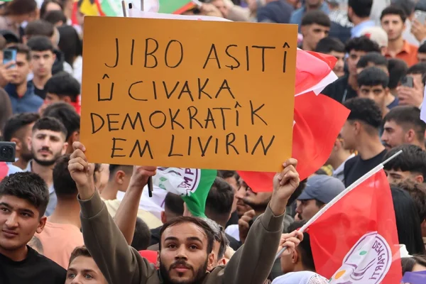 Halkla tartışmak halkla çalışmak