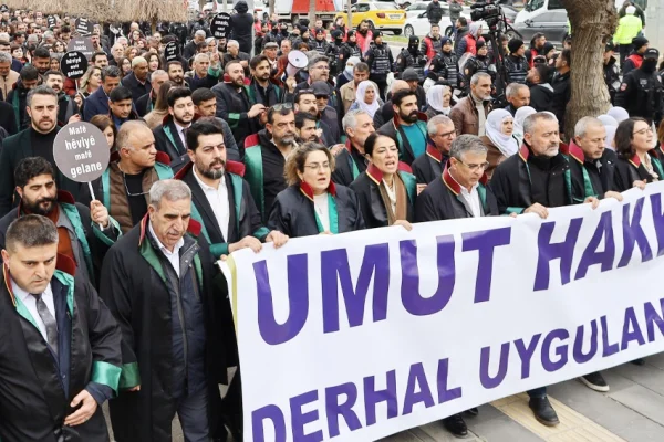 Çocukları için 'umut hakkı'