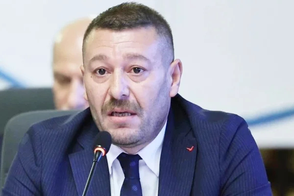 Örgüt içinde ayrım olmaz