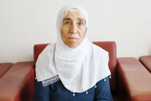 Hacire, Ahmet ve barışın annesi