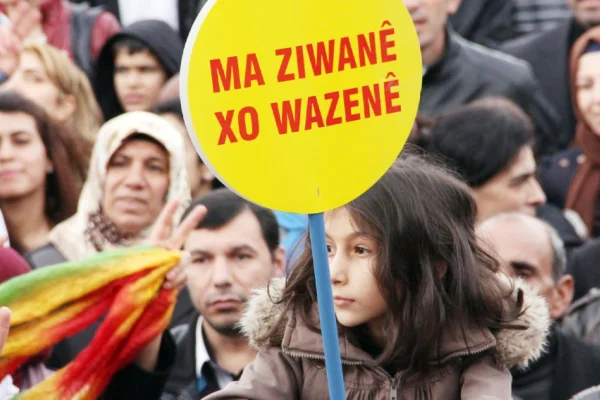 Köyde Kürtçe, şehirde Türkçe