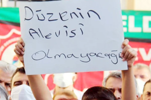 Alevi köyüne zorla cami